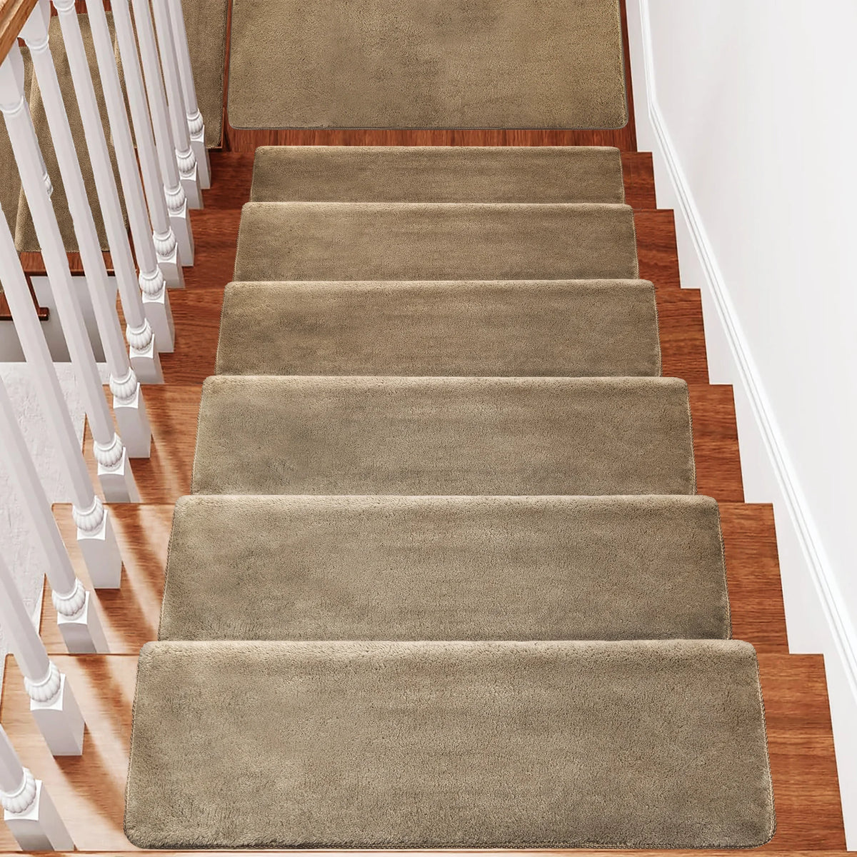 Bullnose Non Slip Stair Treads Washable Self Adhesive Carpet Mats